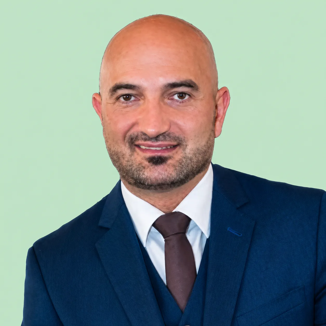 Robert Hatefi Mofrad